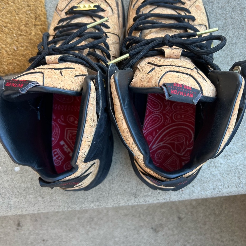 Lebron 12’s - Picture 5 of 7